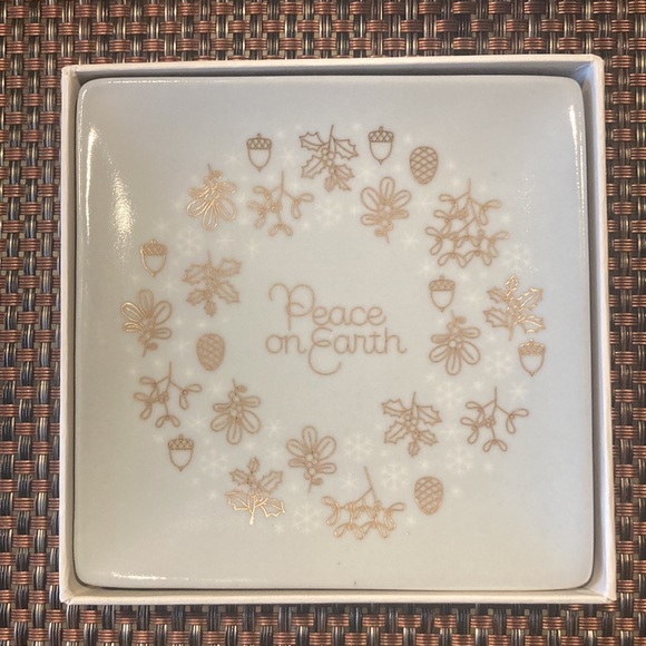 ❄️Peace on Earth Trinket Tray❄️ - Picture 3 of 5